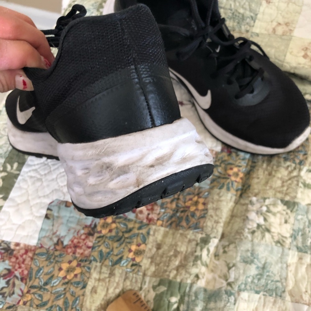 Nike Sneakers Size 9 - Picture 5 of 6